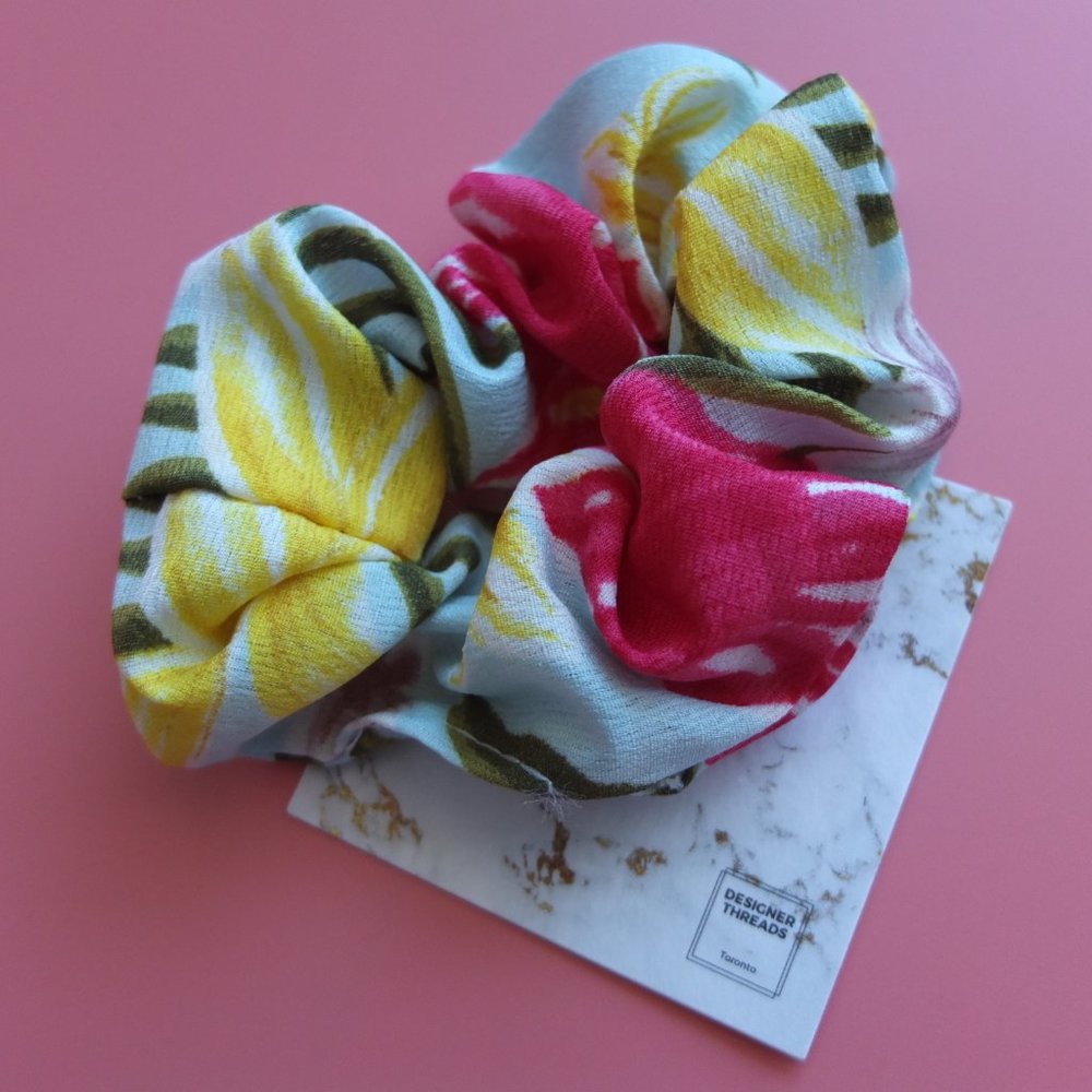 Floral Scrunchie - On Copacabana - Picture 4 of 8